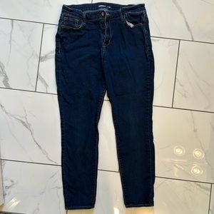 Dark wash Old Navy Rockstar super skinny jeans size 10 short